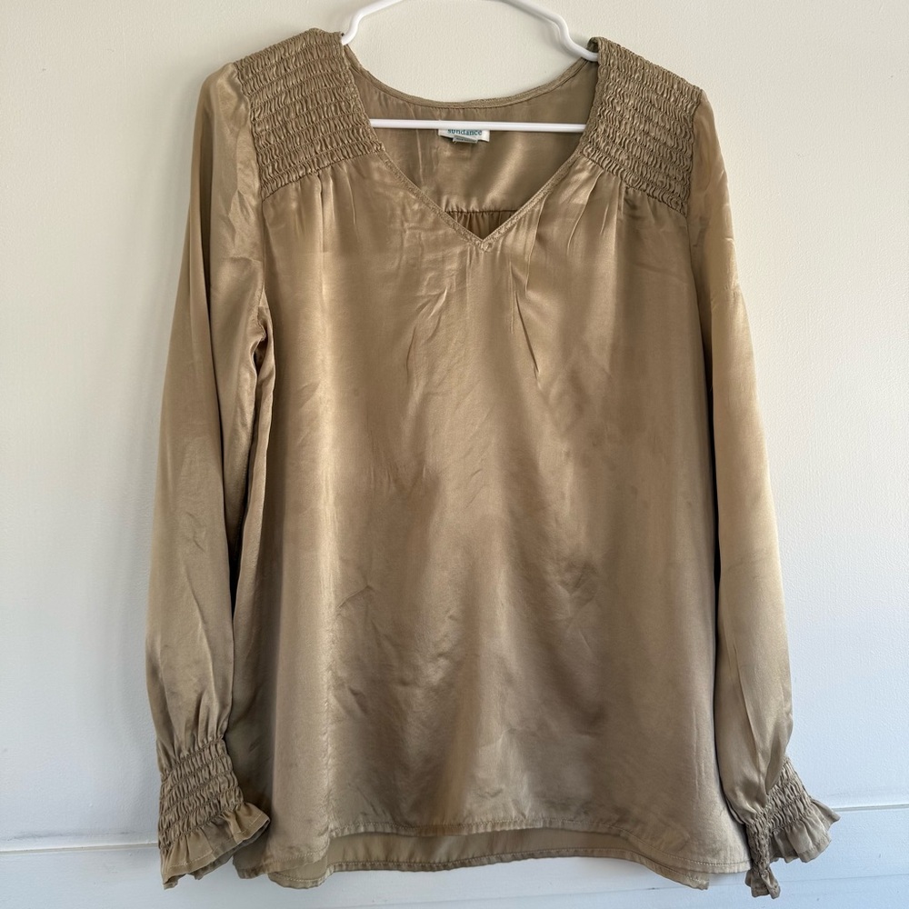 Sundance Ballet Russes gold 100% Silk Blouse Smocked Ruffled Cuffs Sz Medium